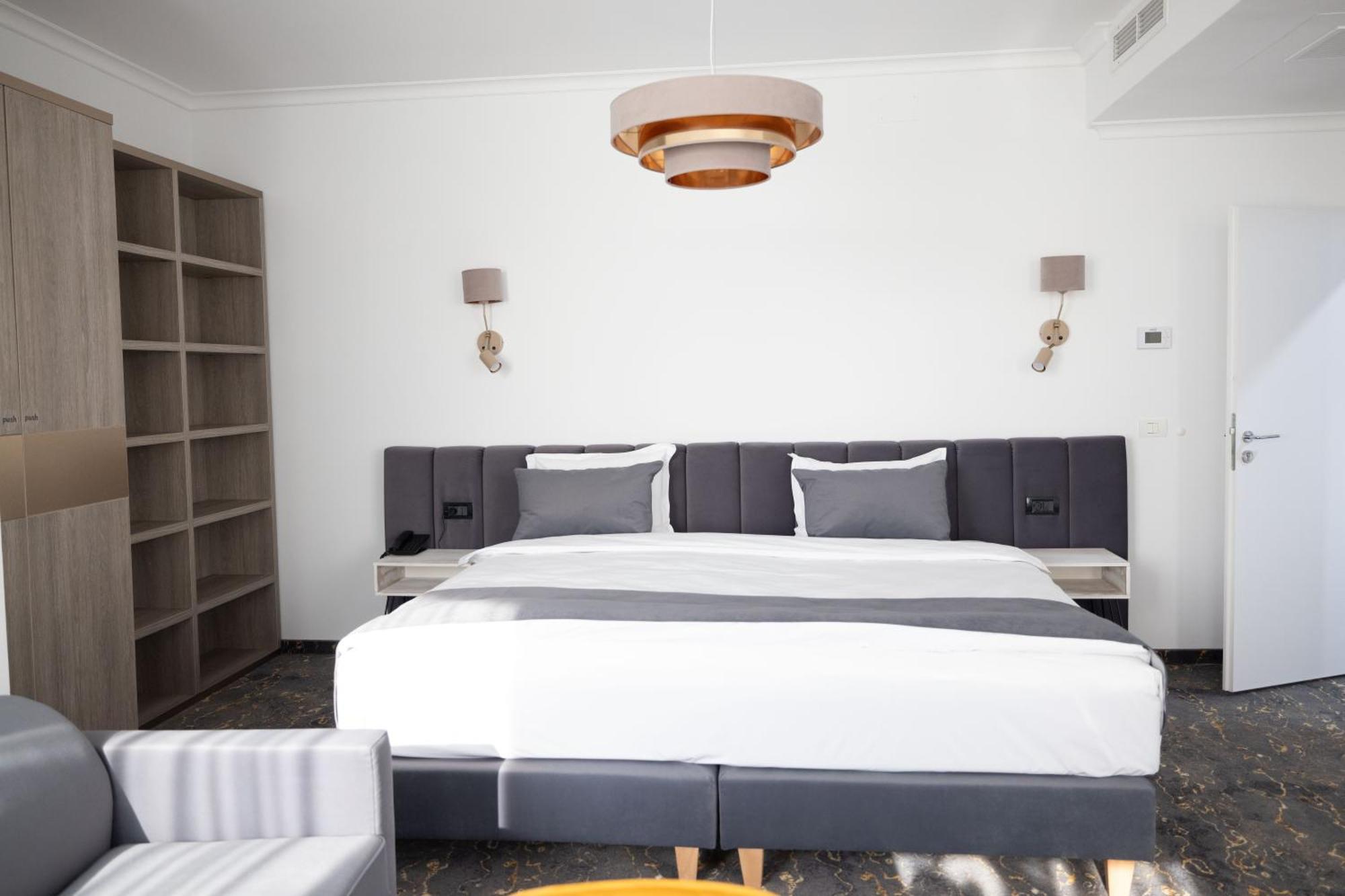 Opera Hotel Timisoara Exterior photo